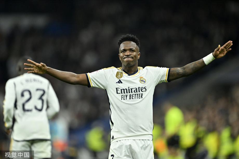 吾米提江：来到海港时我就想过能拿冠军，希望以后能多拿几个