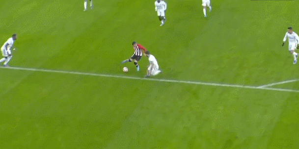 NBA交易市场动态：湖人完成签约,